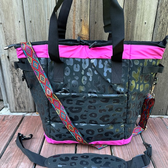 💗NEW LEOPARD PRINT HOT PINK INSULATED THERMAL COOLER LUNCH PICNIC BAG TOTE💗 - Picture 2 of 8